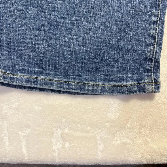 LEVIS Relaxed Boot Cut 550 Jeans Womens 16 Short - Picture 15 of 16